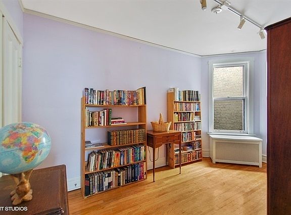 4th image of 3822 N Paulina St #1