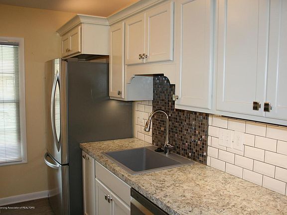 3rd image of 1808 Burrwood Cir
