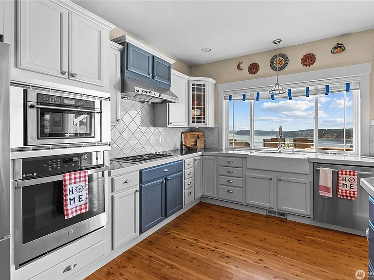 3616 Tahoma Pl W — Photo 5