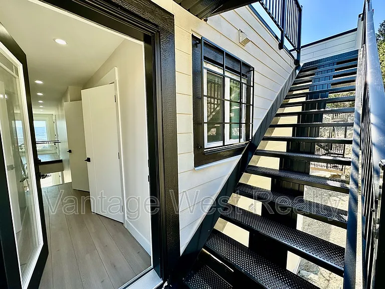 3608 Silver Way — Photo 34