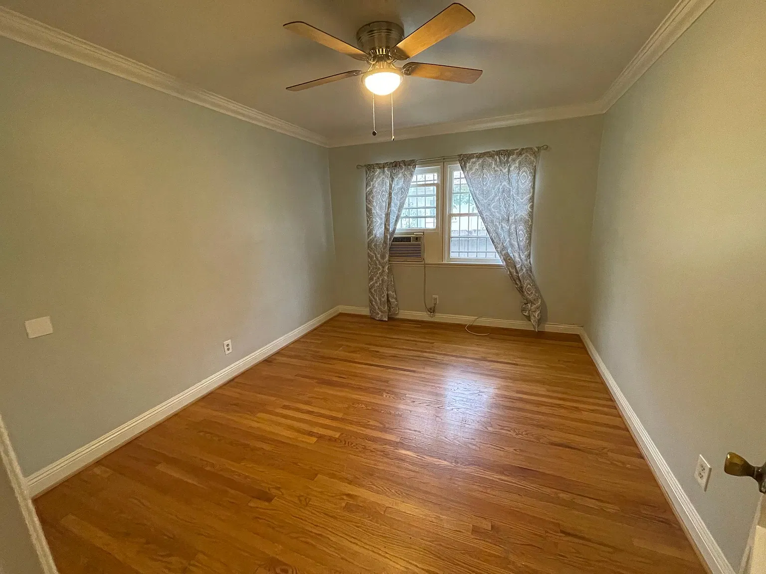 1 bed, 850 sqft, $2,200 — Photo 4