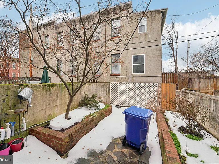 2206 E Baltimore St — Photo 31
