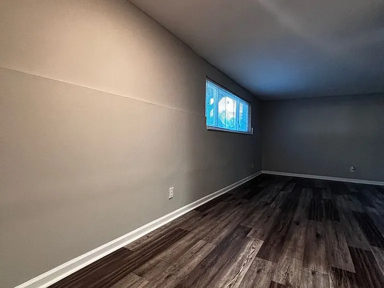 Flowerdale Apartments — Photo 10