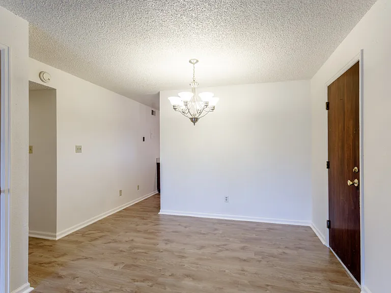 Glenwood Court Village — Photo 12