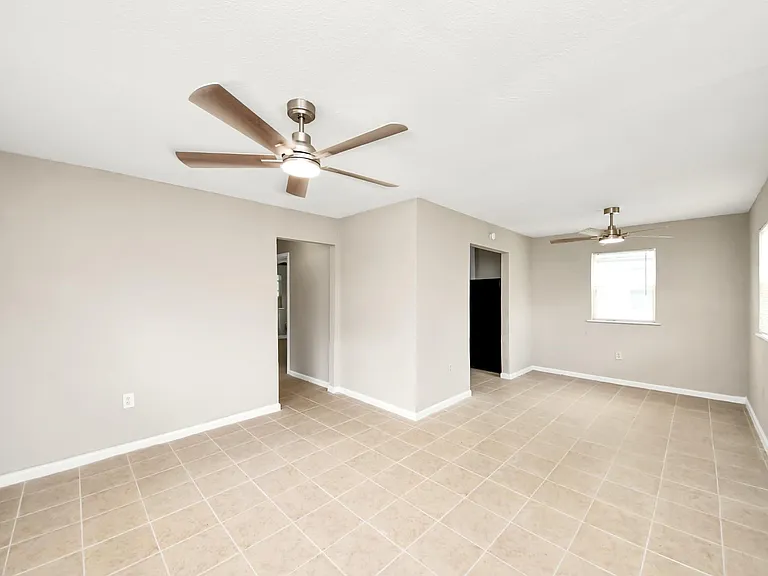 3914 Hoffman St #C — Photo 8