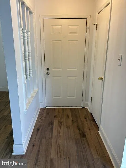 2 bed, 2.0 bath, 1180 sqft, $2,150 — Photo 2