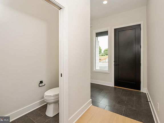 5th image of 119 Haxby Ct