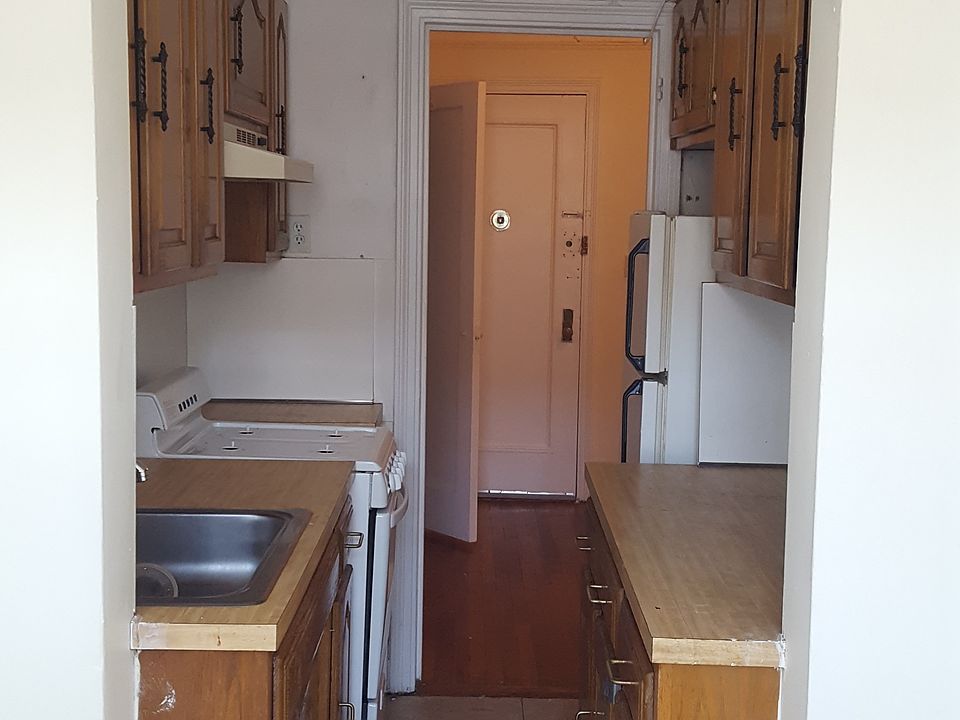 Eat in kitchen