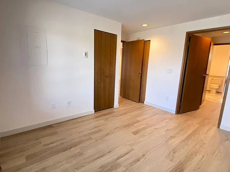 The Sandridge, LLC — Photo 12