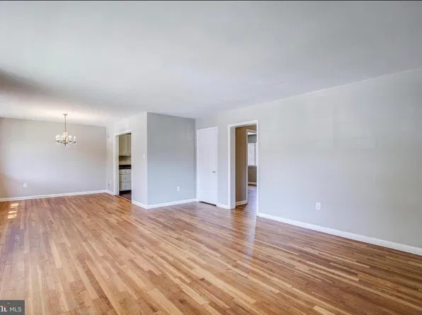 5005 Sentinel Dr APT 35, Bethesda, MD 20816