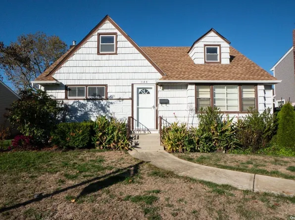 848 Helene Street, Wantagh, NY 11793