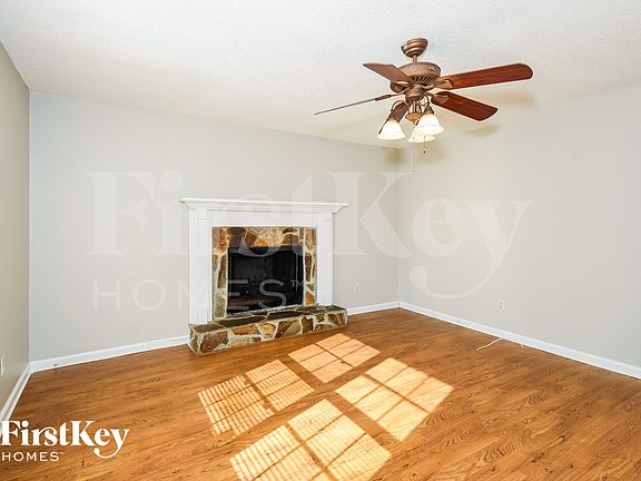 4th image of 6784 Alexander Pkwy