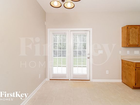 4th image of 3503 Throughbrook Ct