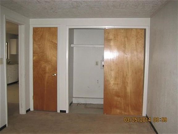 2nd image of 407 1/2 W Wilson Ave