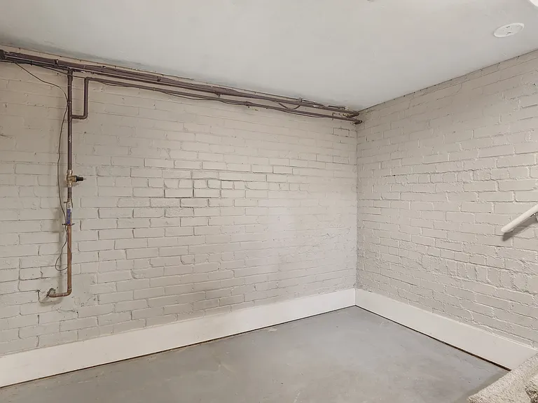 457 Fox St — Photo 23