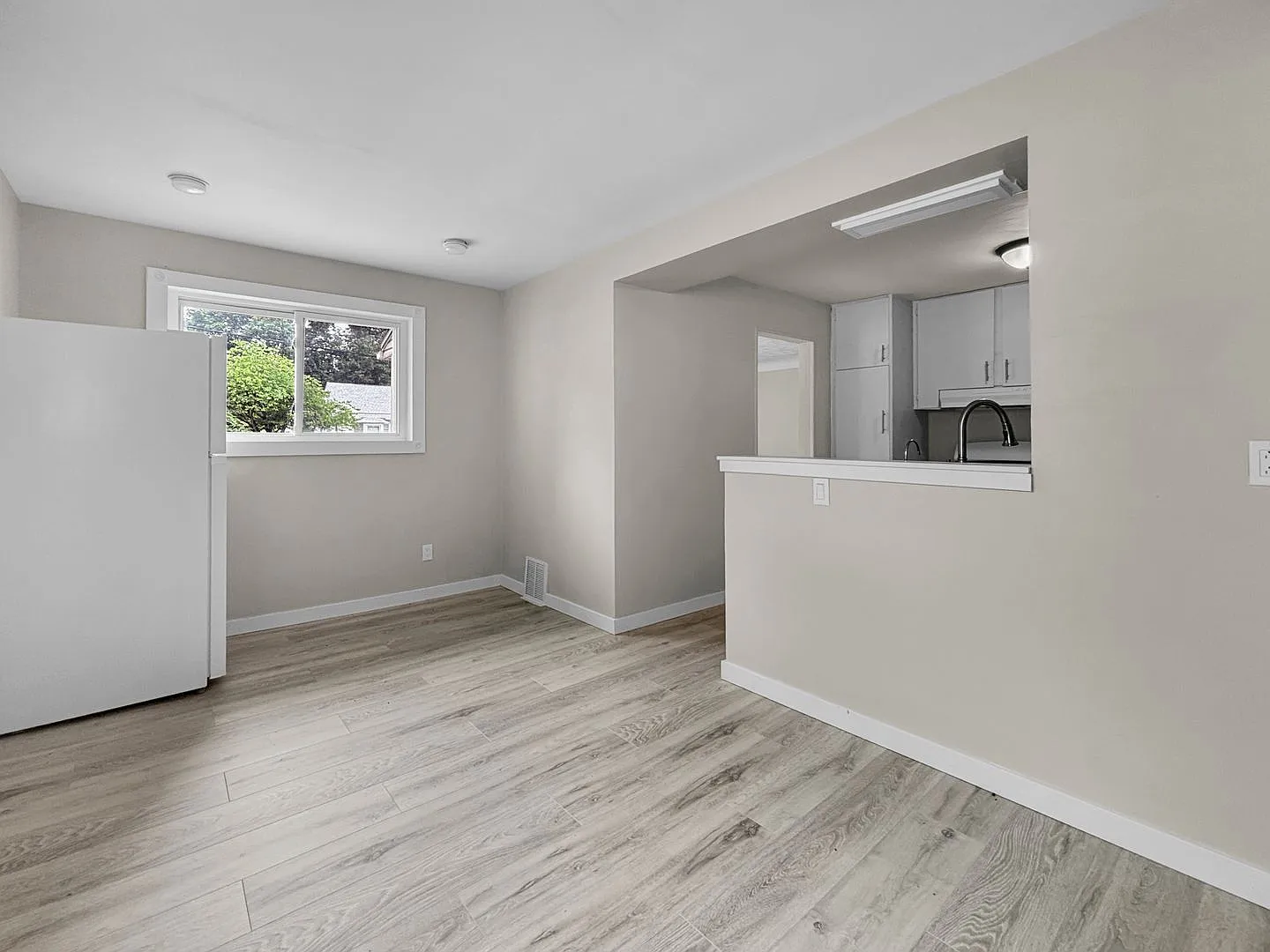 4 bed, 1.5 bath, 1800 sqft, $2,195 — Photo 4