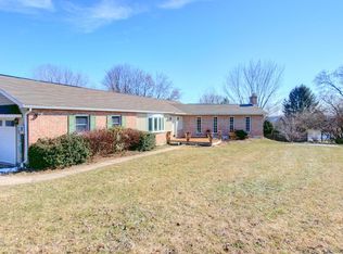382 Long Lane Rd, Treichlers, PA 18088