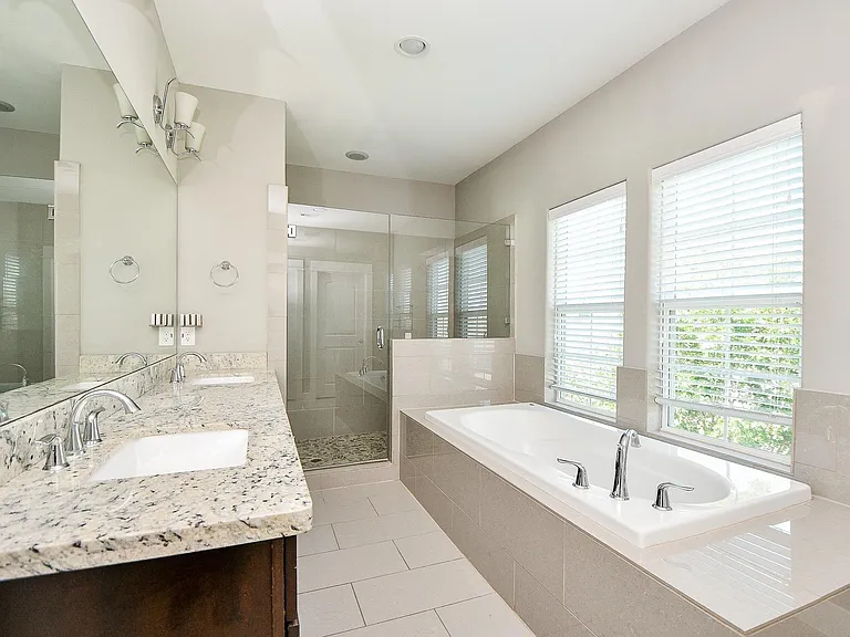 955 W 24th St #D — Photo 38