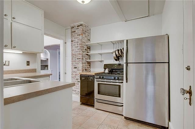 2nd image of 1617 Lillian St