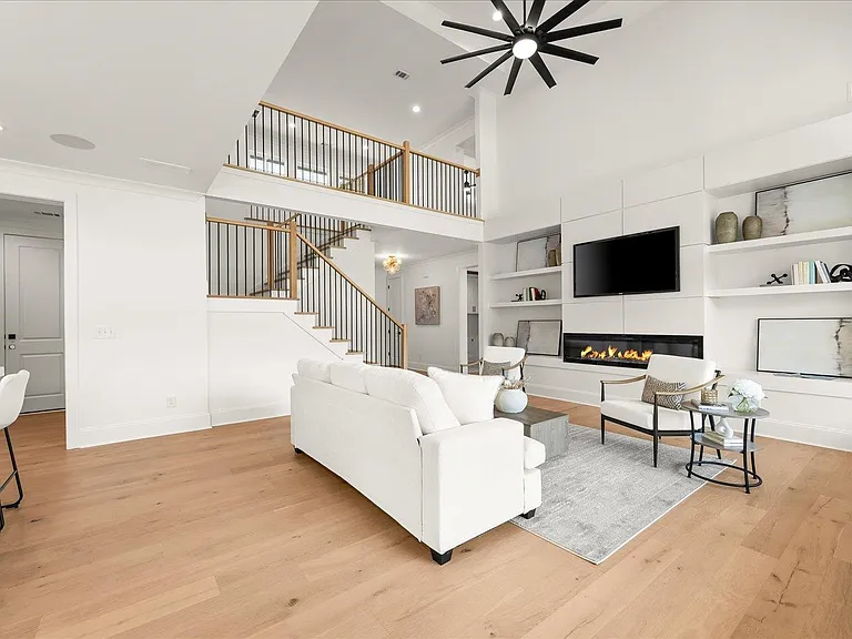 1270 Glen Eagle Dr — Photo 10