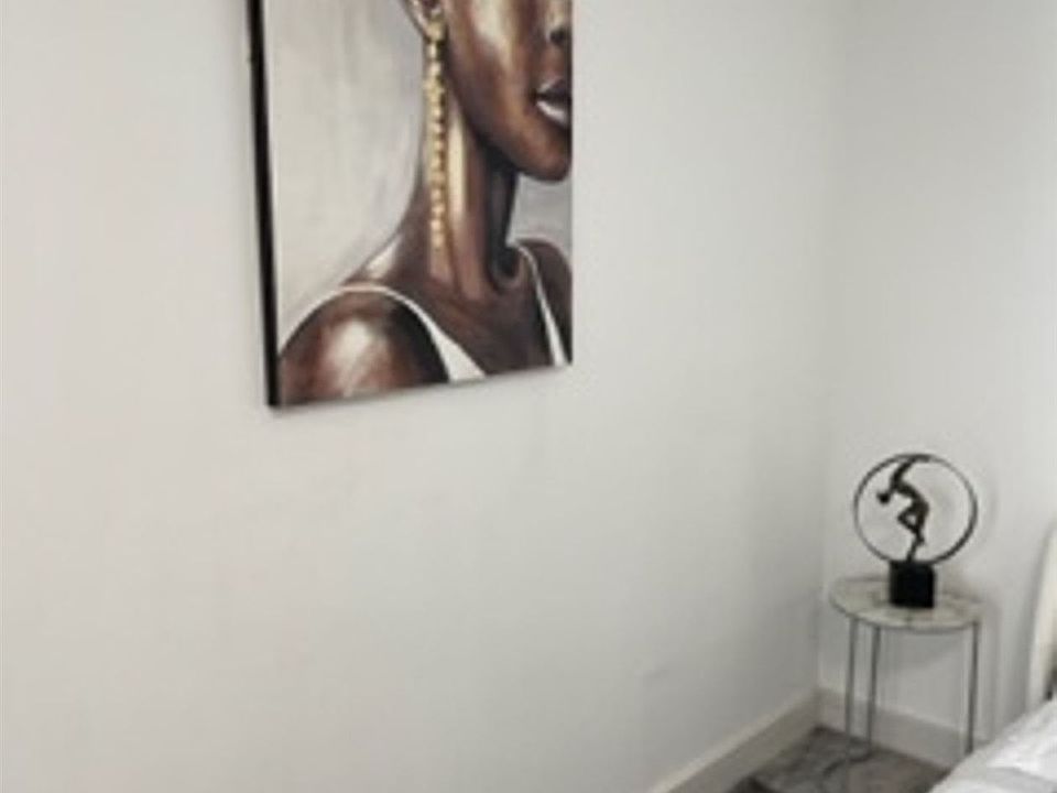 1st image of 1200 SE 1st St #11548390