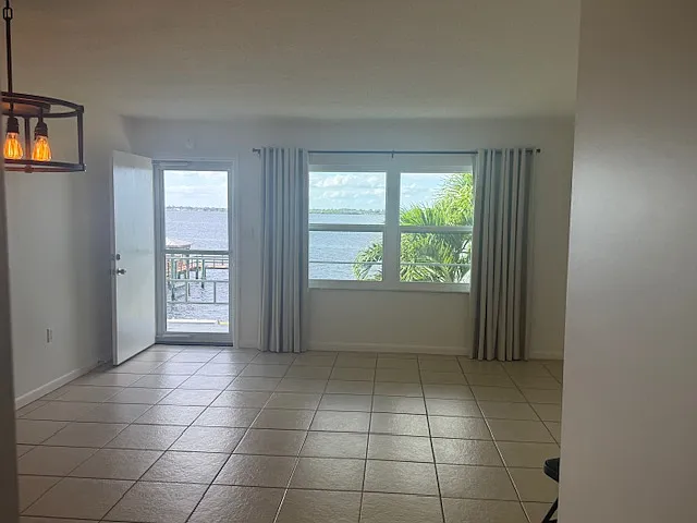 1 bed, 560 sqft, $1,250 — Photo 3