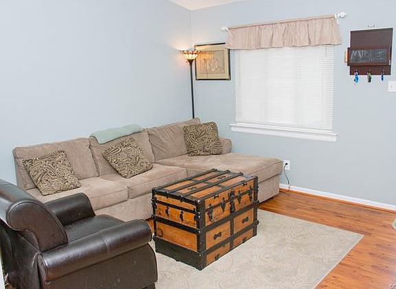 3rd image of 8029 Kenmore Dr