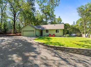 335 Summit Loop, Grants Pass, OR 97527
