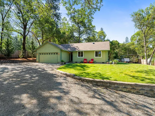 335 Summit Loop, Grants Pass, OR 97527
