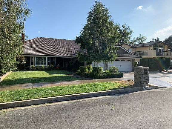 2nd image of 1026 W 22nd St