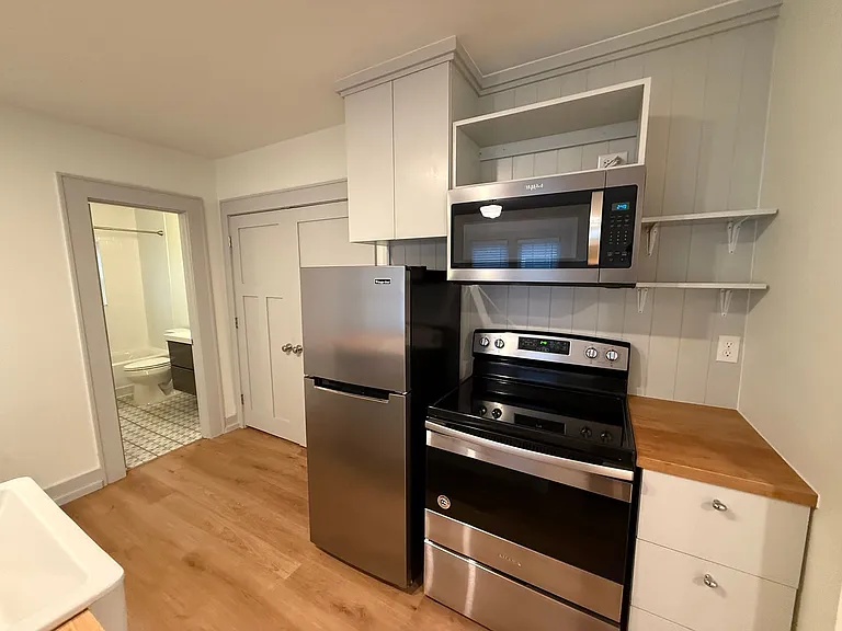 1203 Military Ct — Photo 13
