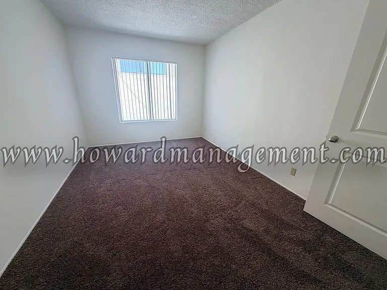 04256LI — Photo 17