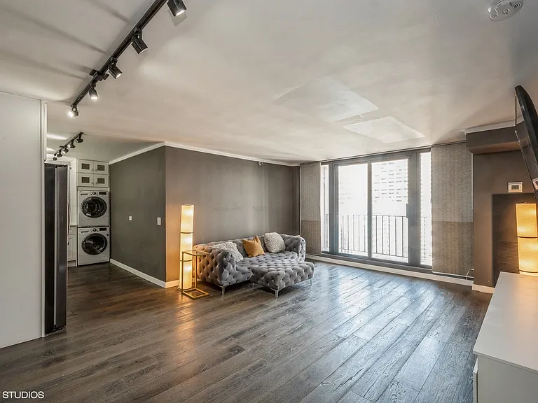 200 N Dearborn St #2608 — Photo 4