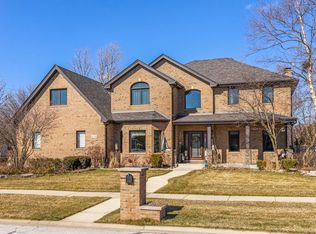 8124 Blarney Rd, Tinley Park, IL 60477