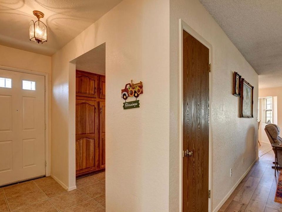 Entry way