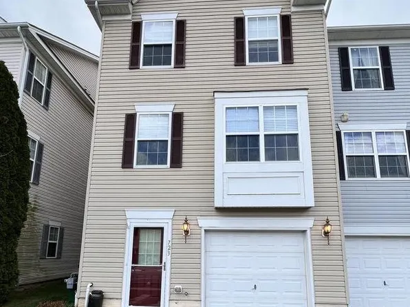 723 Blossom Dr, Hanover, PA 17331