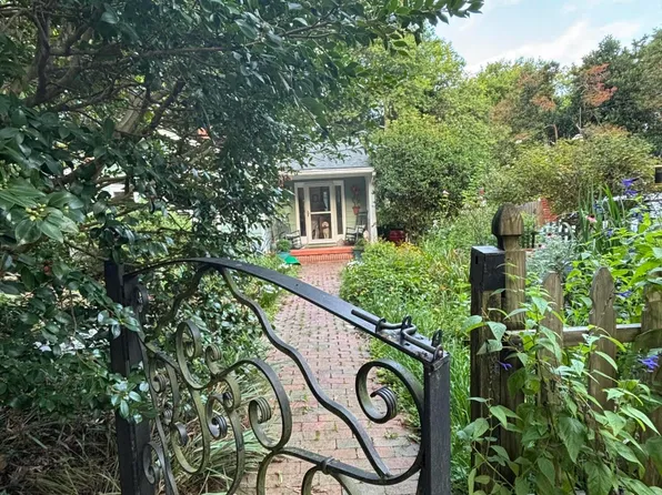 108 Jones St, Chapel Hill, NC 27514