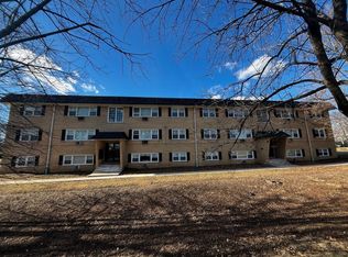 27 N Maple St #7, Addison, IL 60101