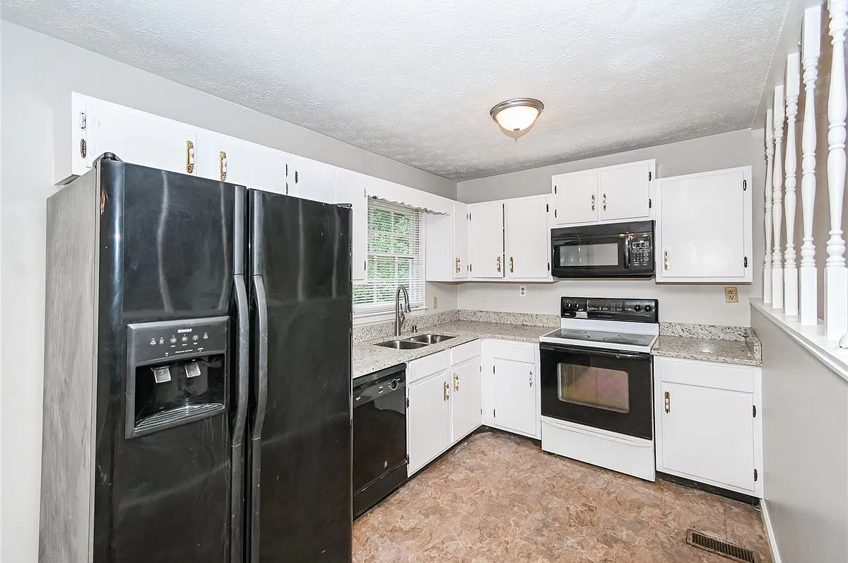 72 Trace Chain Ct — Photo 3