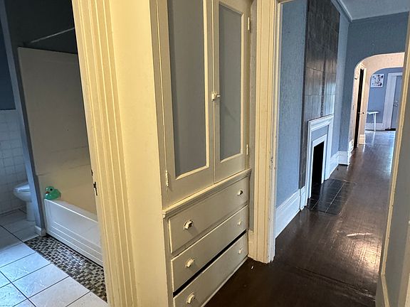 5th image of 527 Richmond Ave #2