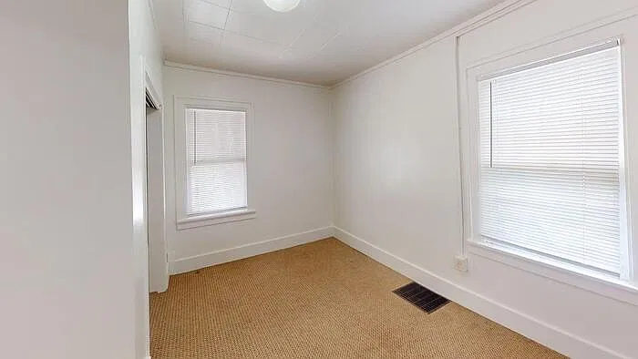 213 N Washington St — Photo 11