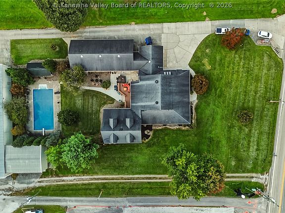 3rd image of 83 Garage Ln