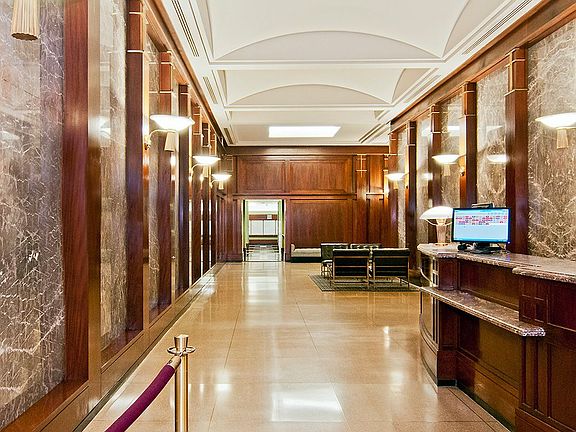 2nd image of 45 Wall St APT 1111