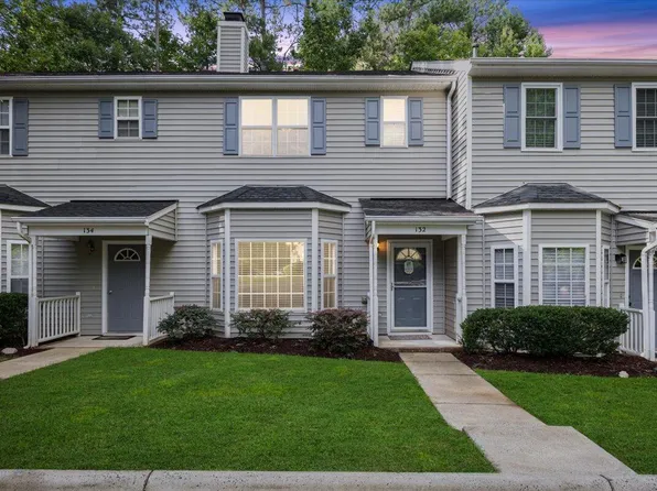 132 Edgehill Pkwy, Cary, NC 27513