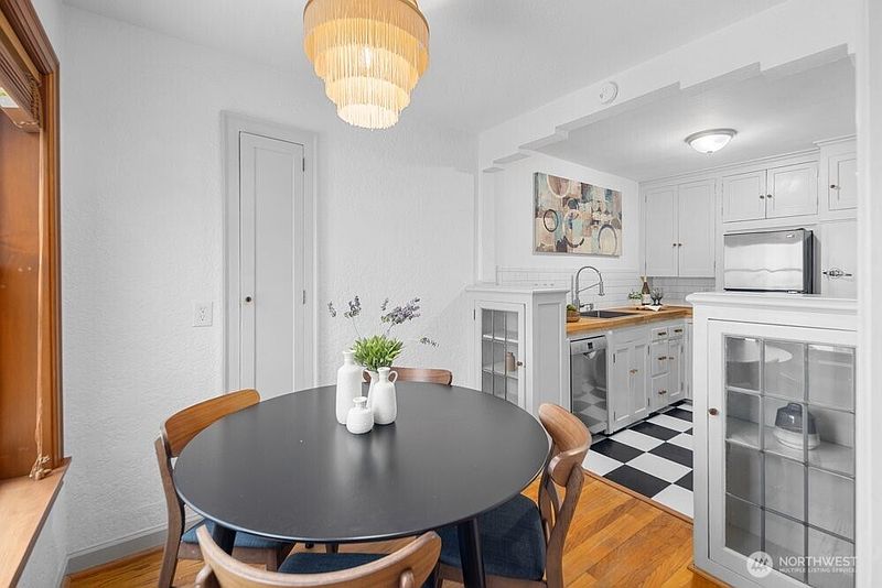 5th image of 519 W Roy Street #413
