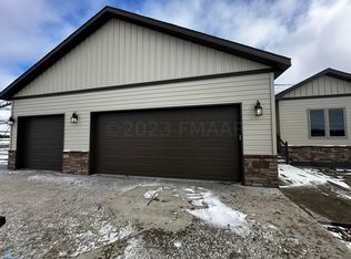 6918 NW 2nd St, Moorhead, MN 56560