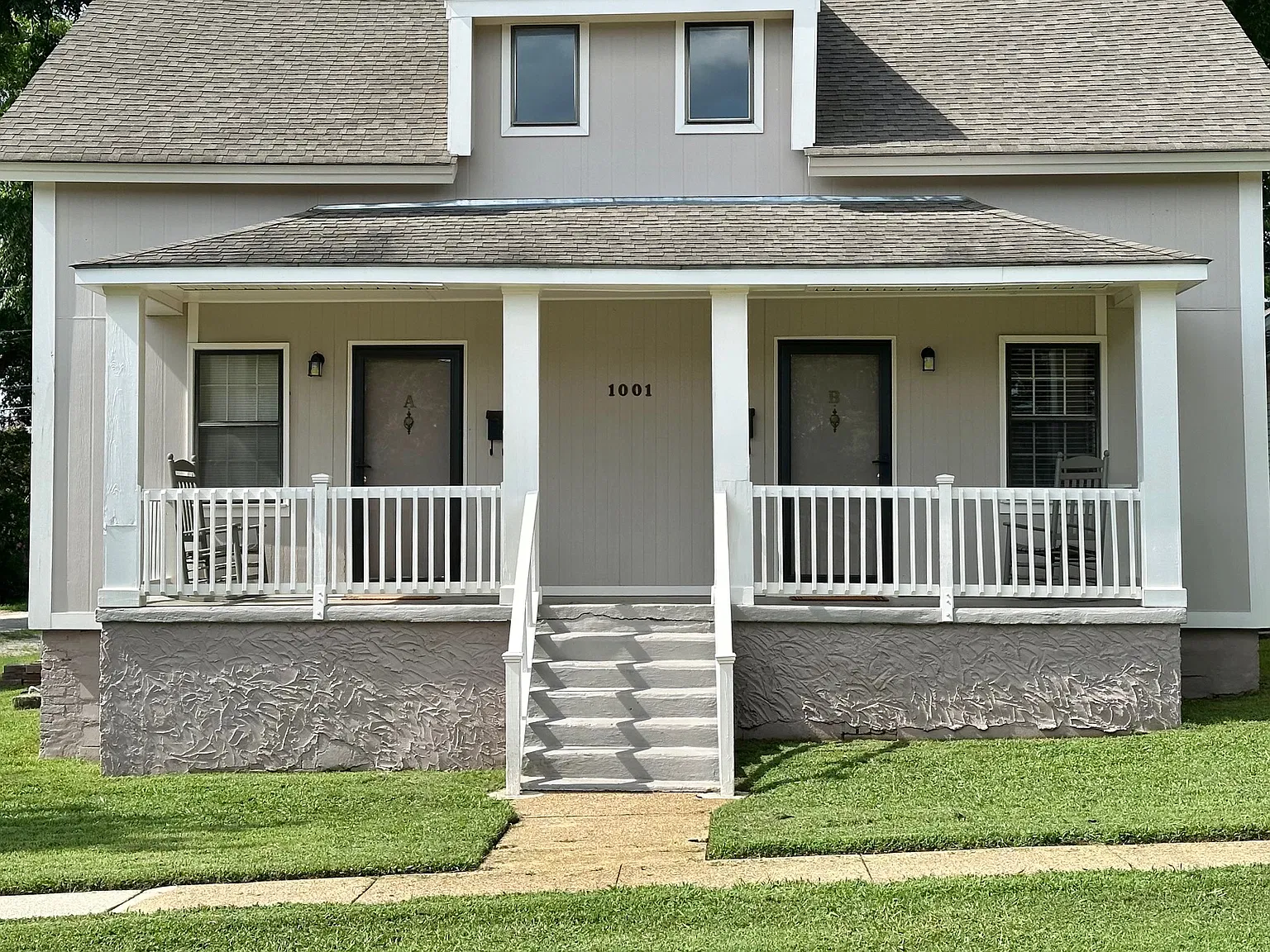 2 bed, 1.5 bath, 924 sqft, $950 — Photo 1