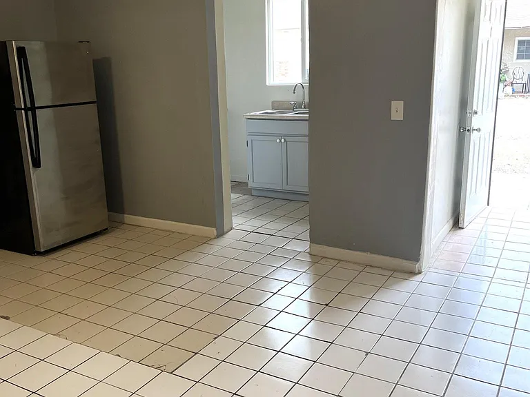 8447C Palmetto Ave — Photo 10