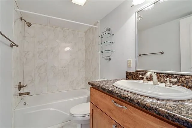 3915 Saint Charles Ave #604 — Photo 7