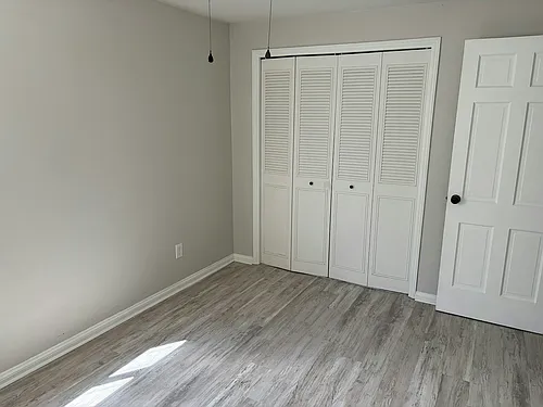 4009-4011 W Walnut St #4011 Photo 1